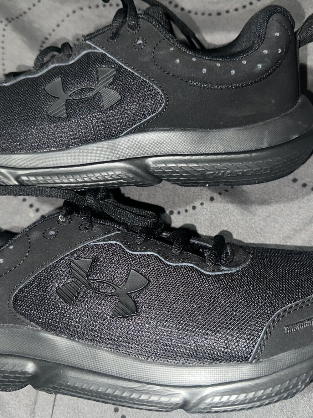 UNDER ARMOUR CHARGED ASSERT 10 BLACK SHOES SIZE 9.5 MEN NEW NO BOX $$$$